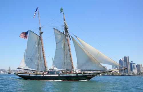 Review: Tall ship Lynx gets the love in picture book